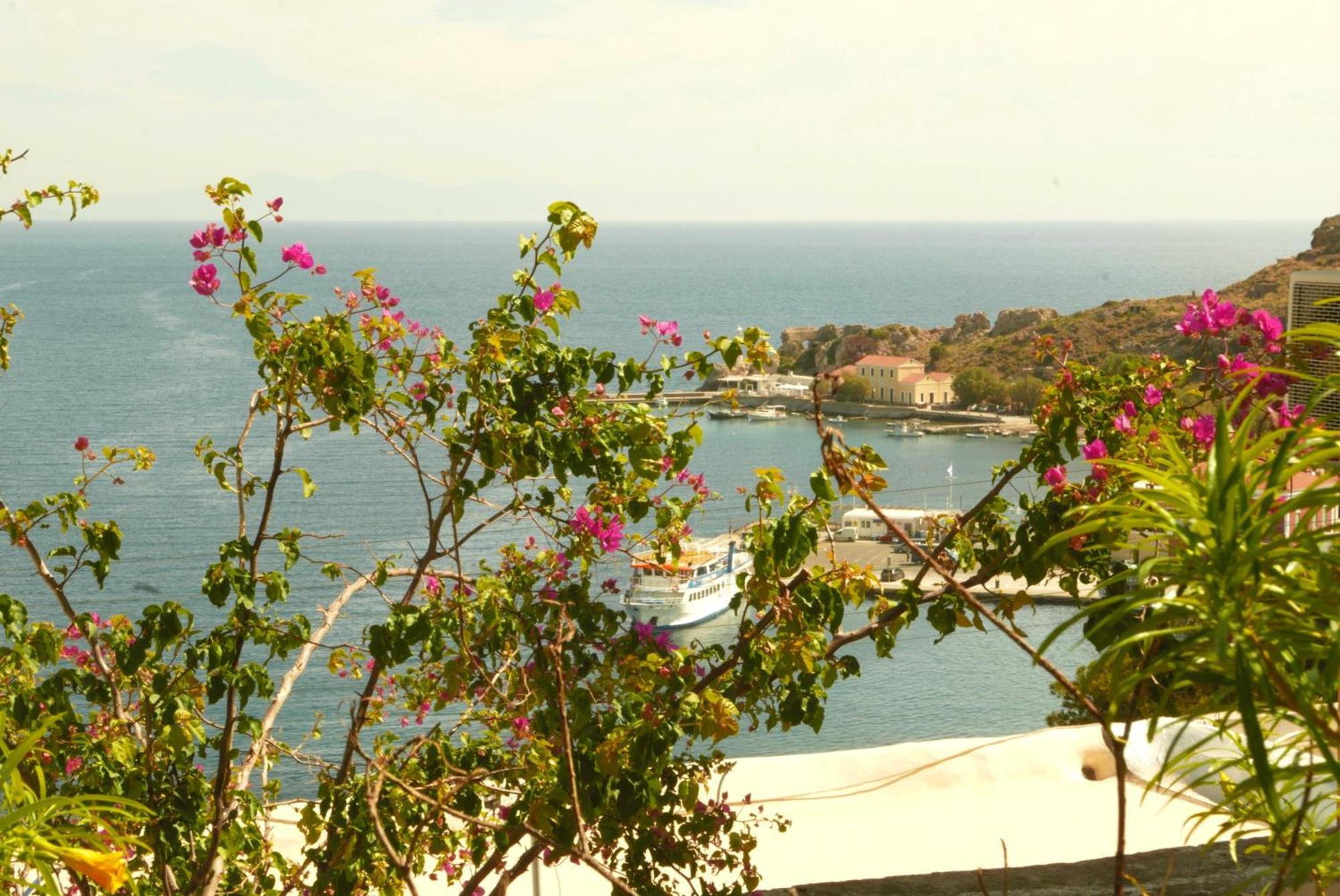 Elegeo Rockhouse Villa Agia Marina  Bagian luar foto