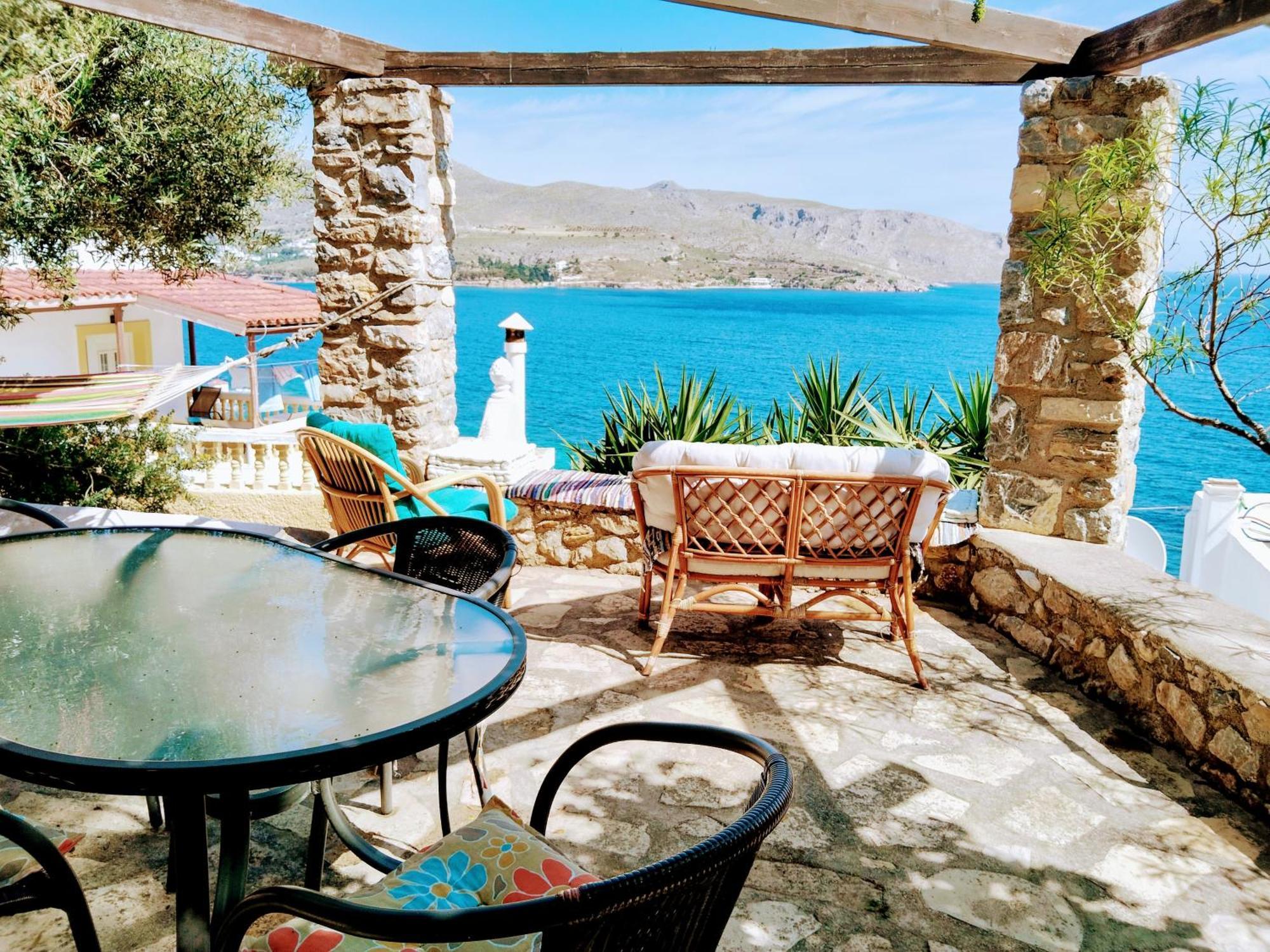 Elegeo Rockhouse Villa Agia Marina  Bagian luar foto